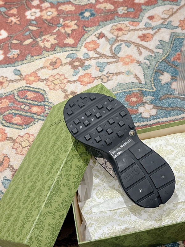 グッチ靴内部構造